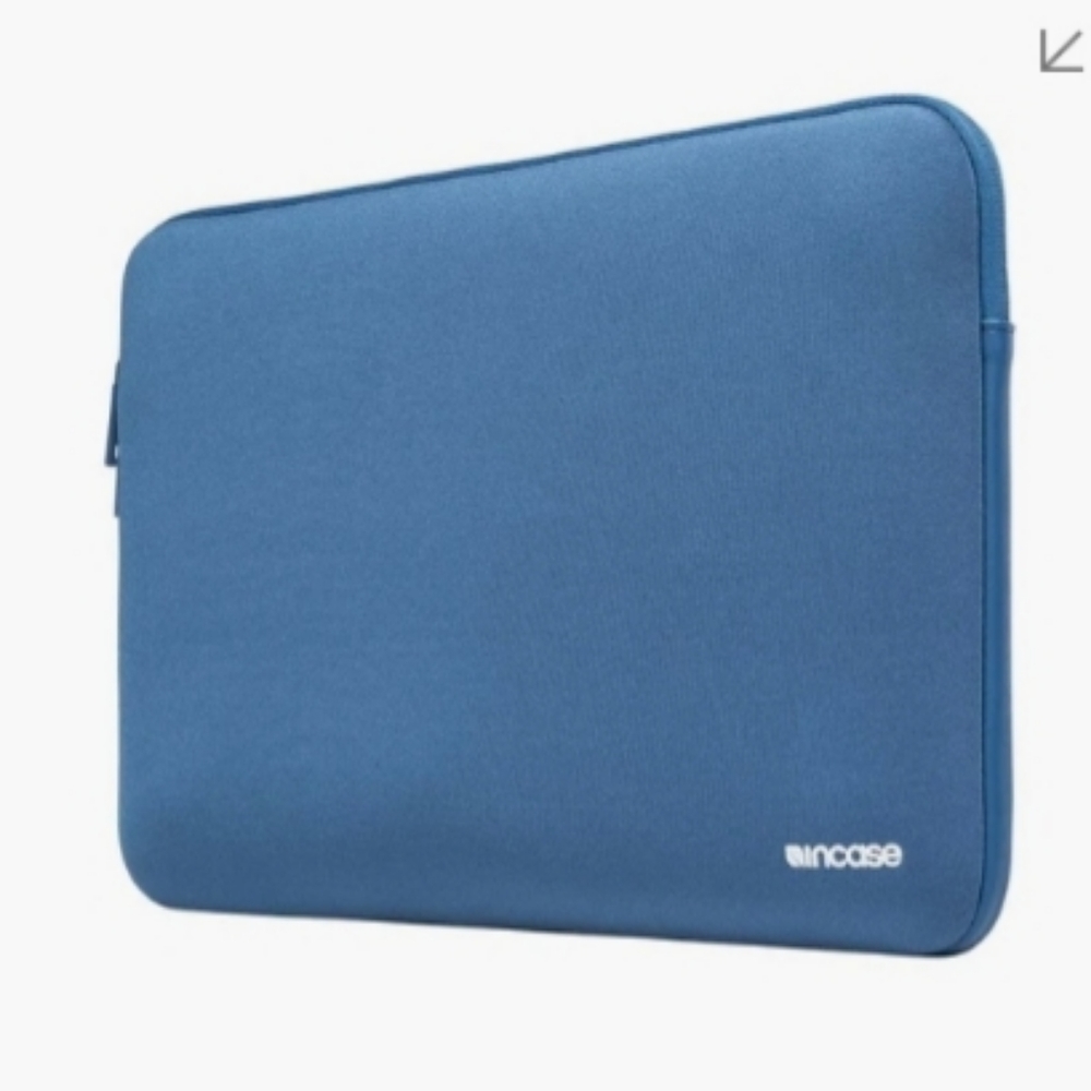 iPad/Tablet Case - Picture 2 of 3